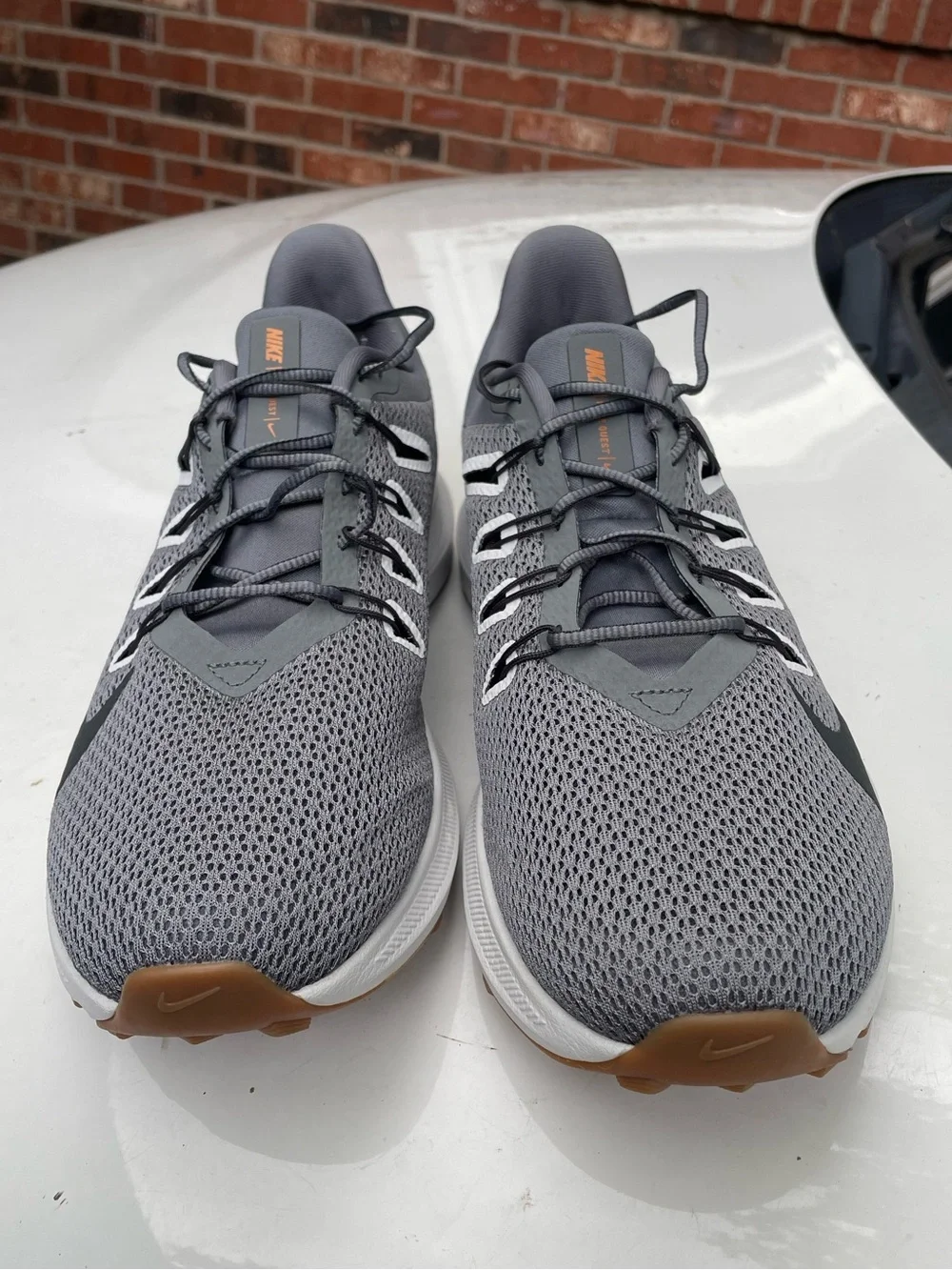 New Nike Quest 2 Smoke Grey Gum Running Shoes Size 10.5 Men’s